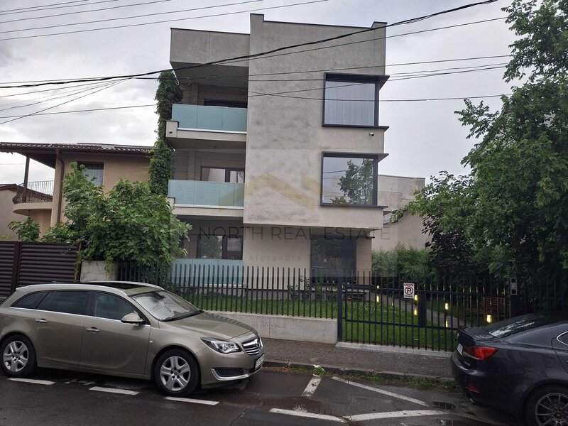Sector 4 Apartament 2 camere de inchiriat   Cladire cu regim redus de inaltime