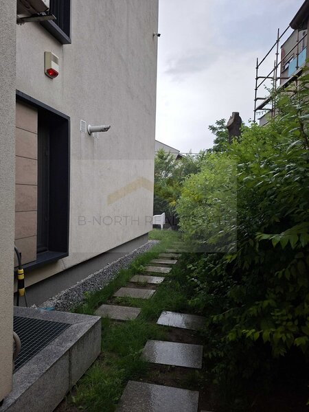 Sector 4 Apartament 2 camere de inchiriat   Cladire cu regim redus de inaltime