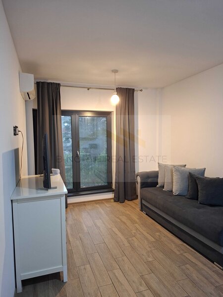 Sector 4 Apartament 2 camere de inchiriat   Cladire cu regim redus de inaltime
